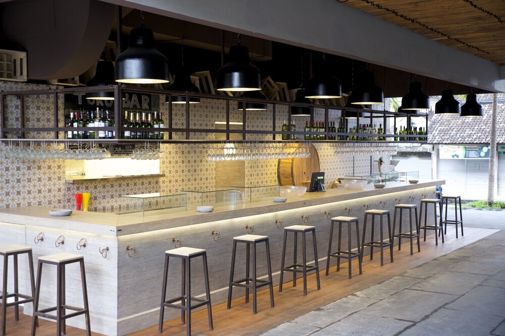 Hotel Bar