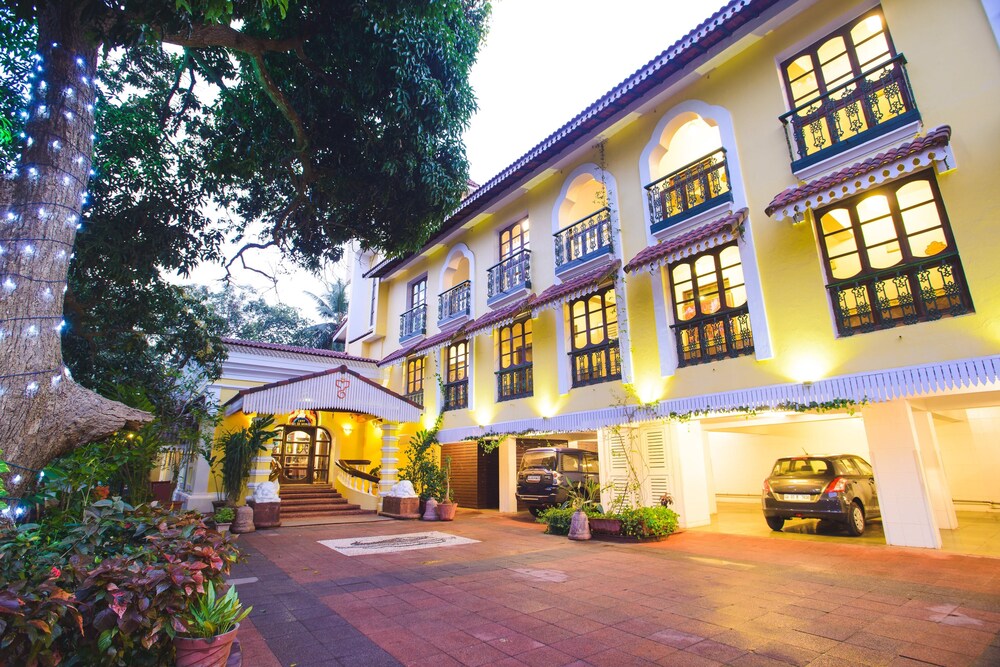 Hotel Front - Evening/Night