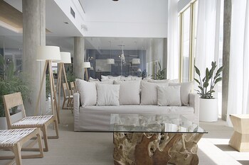 Hotel Lounge