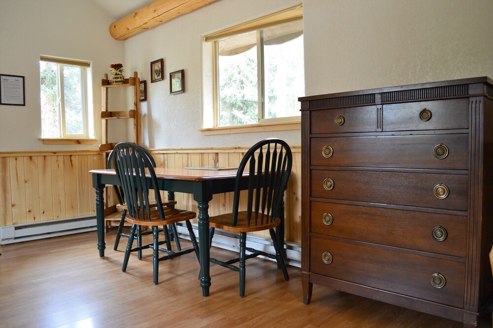 객실 내 식사 (캐빈, 침실 1개, 산 전망 (Juniper Cabin))