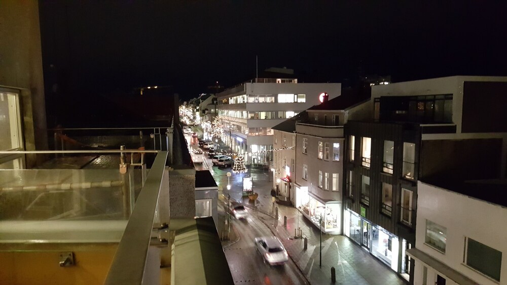 Balcon (Top Floor Apartment, 2 Bedrooms (Laugavegur 86-94))