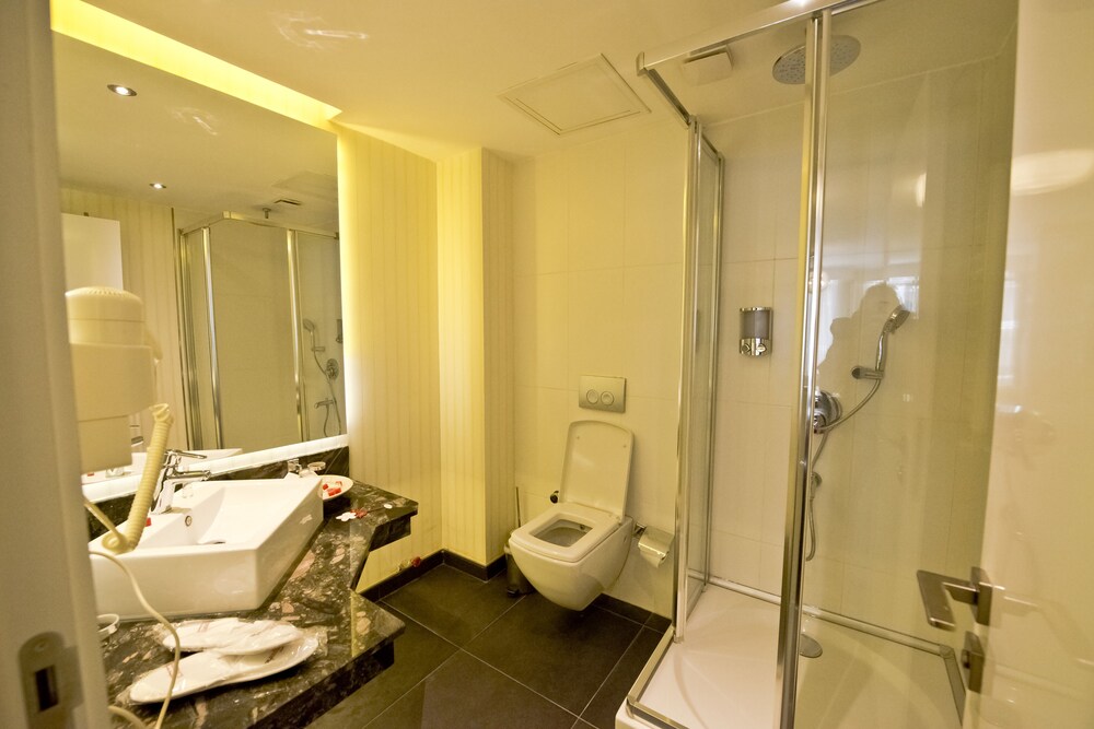 Suite - Bathroom