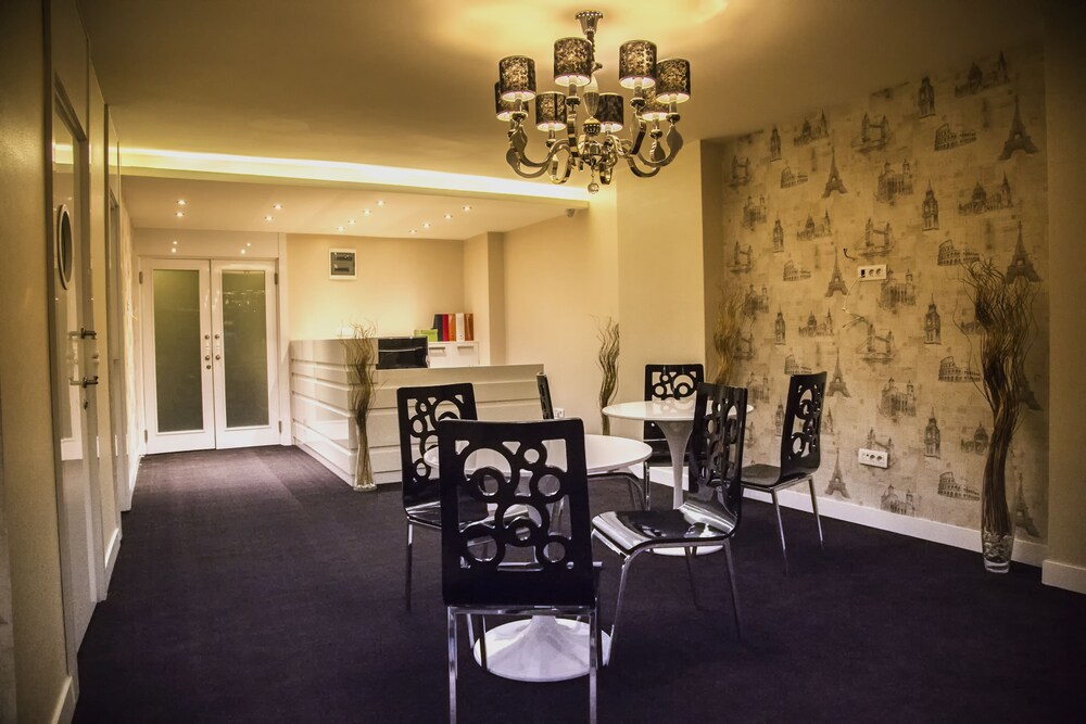 Hotel Lounge