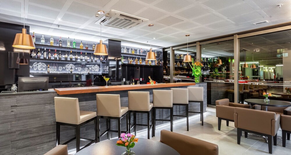 Hotel Bar