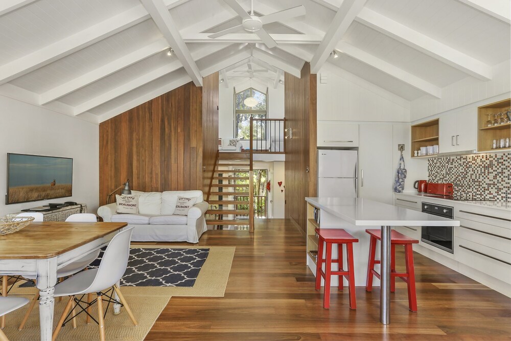 Treetop House Deluxe - Guestroom