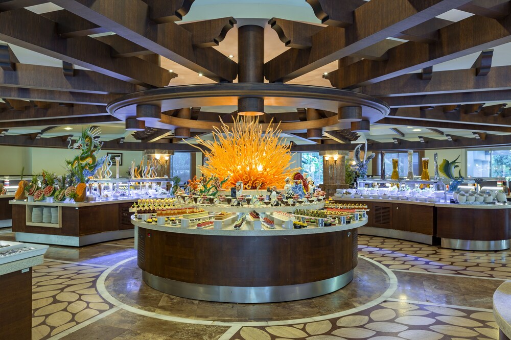 Buffet, Royal Wings Hotel - All Inclusive