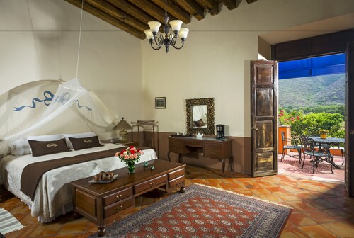 Mesón de Santa Elena Hotel Galeria