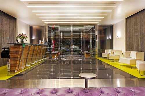 Warwick Stone 55 Hotel