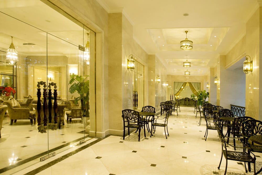 Hotel Lounge