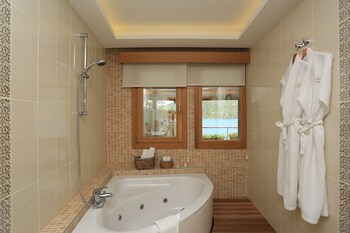 Jetted Tub