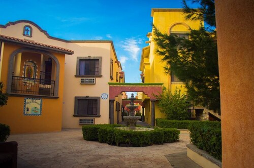 Hotel Suites el Paseo