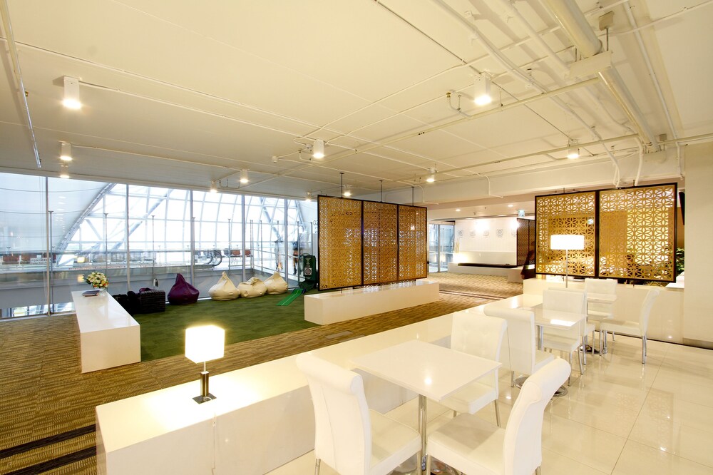 Executive Lounge