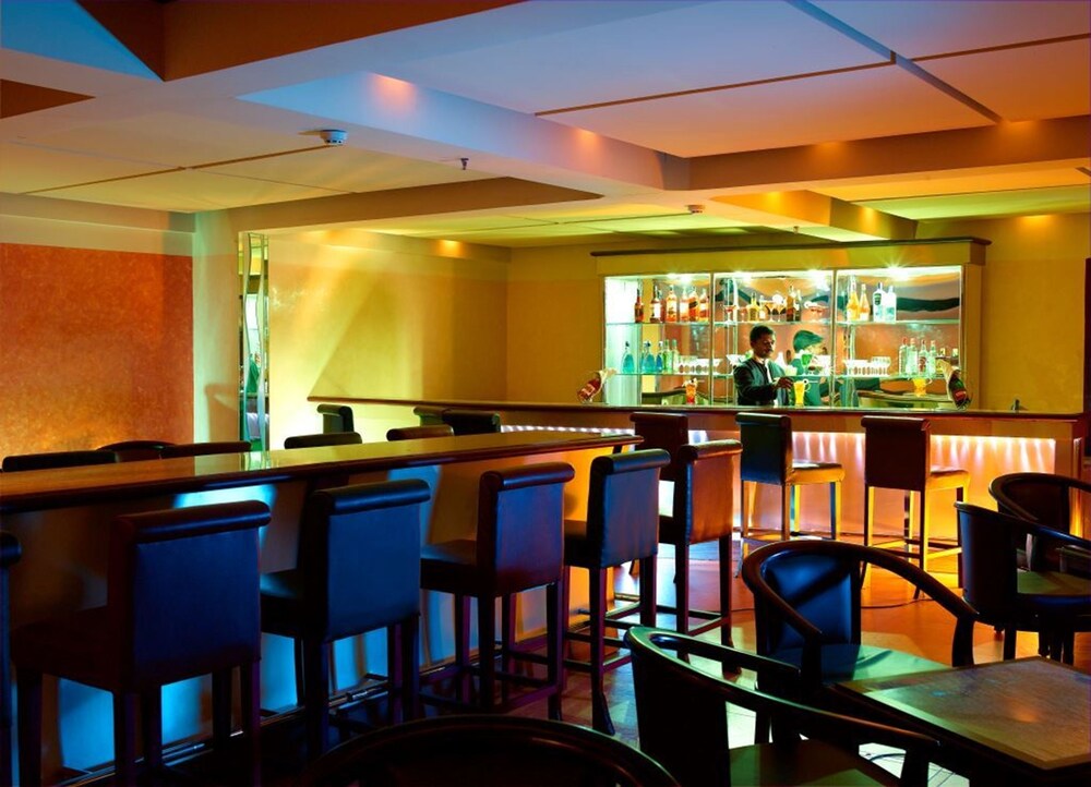 Hotel Bar