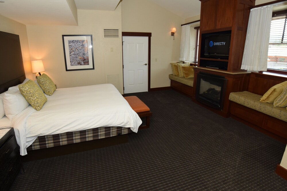 Penthouse, 3 Bedrooms, 3 Bathrooms, Kitchen - Guestroom