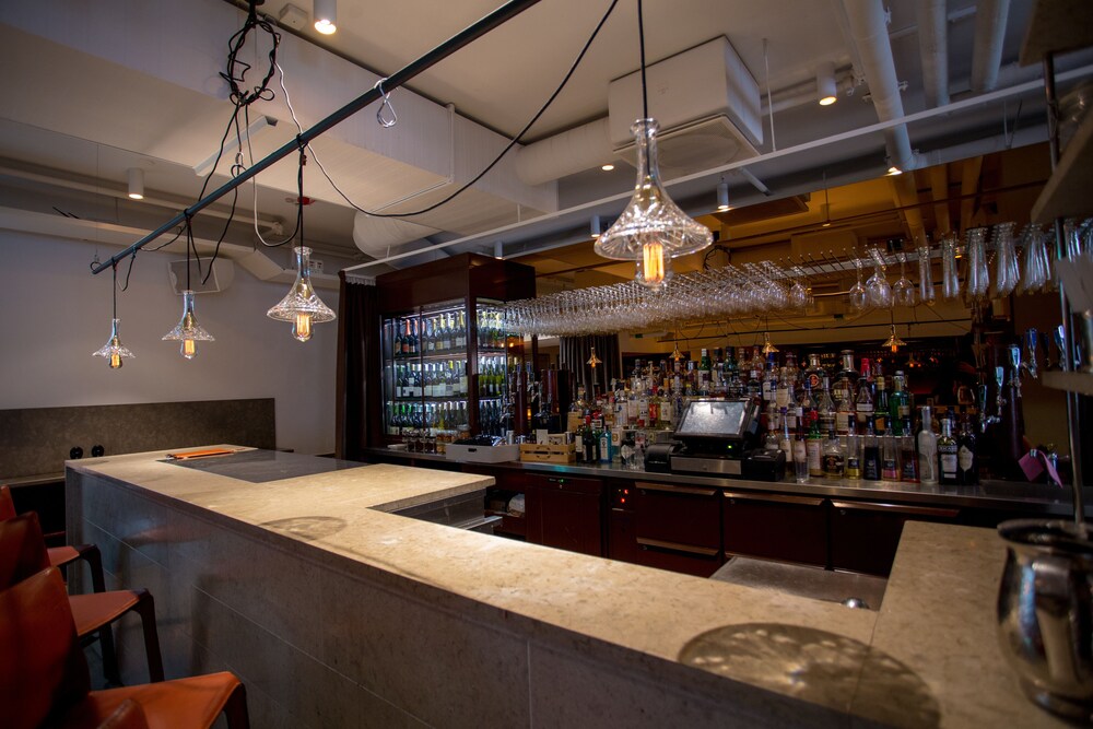 Hotel Bar