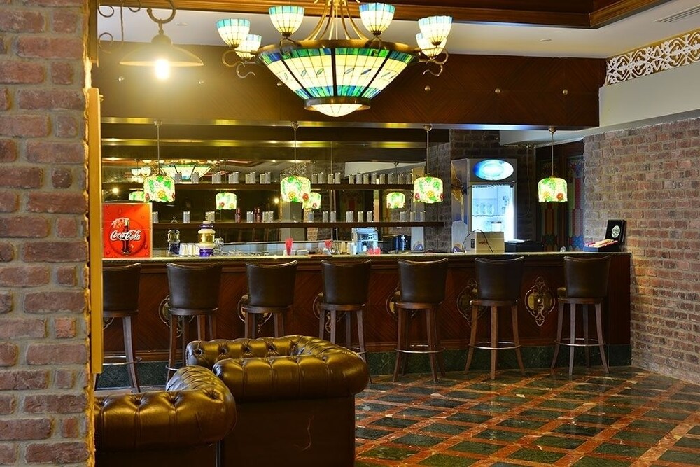 Hotel Bar