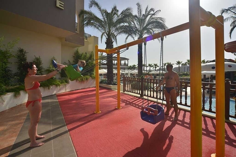 Childrens Play Area - Outdoor