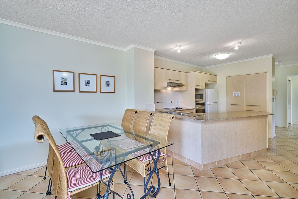 Apartment, 3 Bedrooms - In-Room Dining
