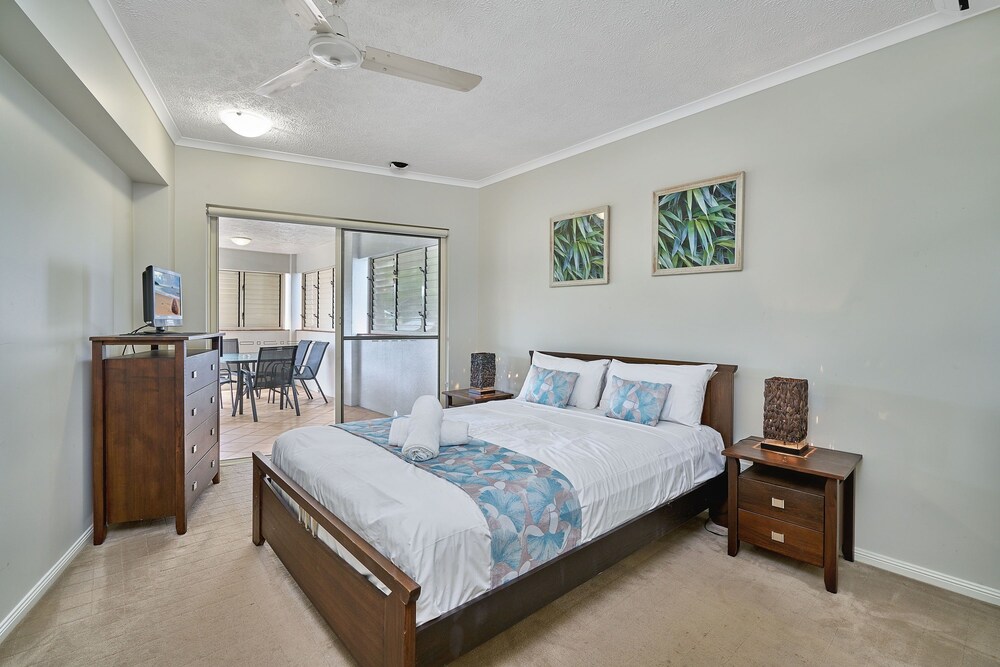 Apartment, 3 Bedrooms - Guestroom