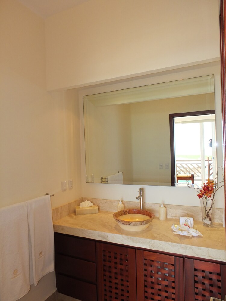 Mountain View Studio Condo - Bathroom