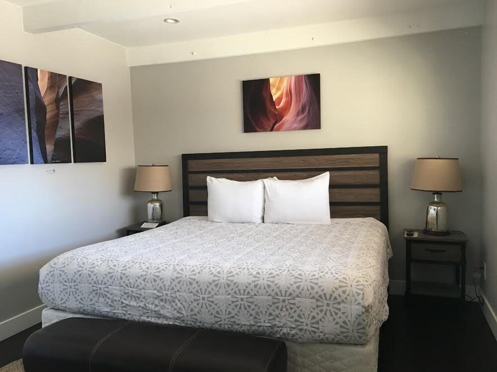 King Suite, Full Kitchen,Spa Tub, Sofa Couch - Room