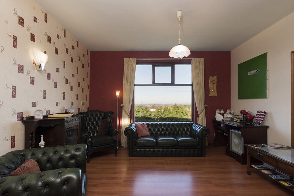 Executive Lounge
