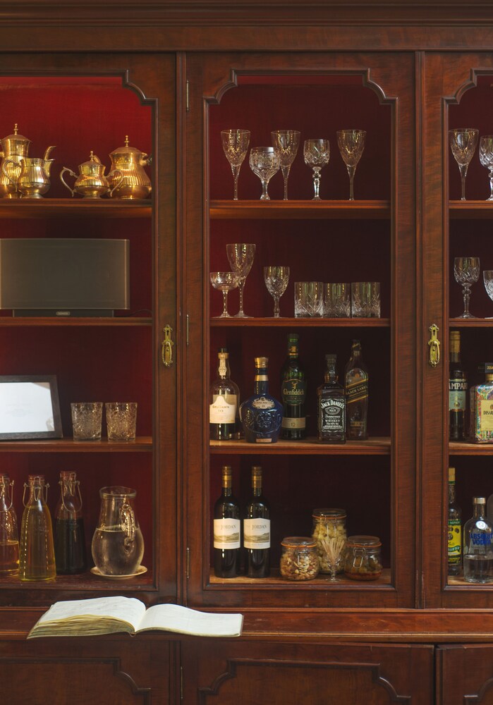 Hotel Bar