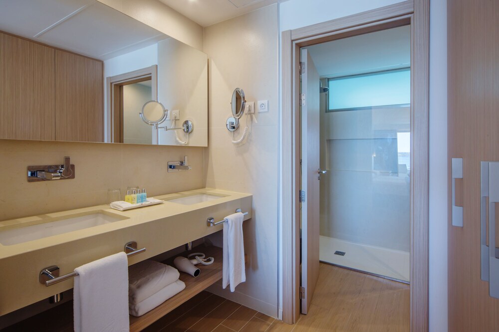 Junior Suite, Sea View - Bathroom
