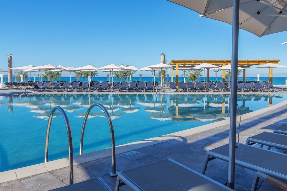 Outdoor pool, Aparthotel Fontanellas Playa