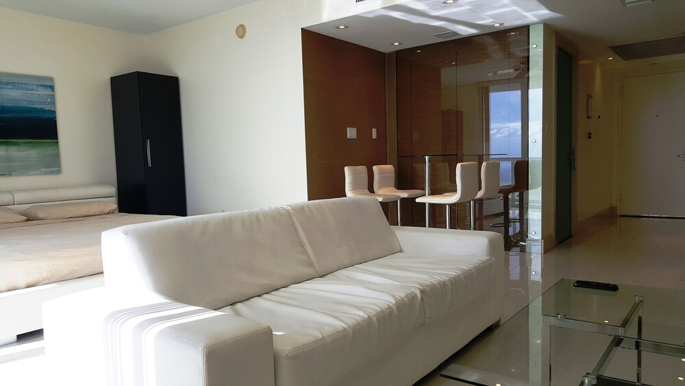 Studio - Guestroom