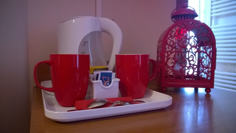 Accessori per il caffè in camera (Suite monolocale Romantica, 1 letto queen, bagno privato, lato giardino)