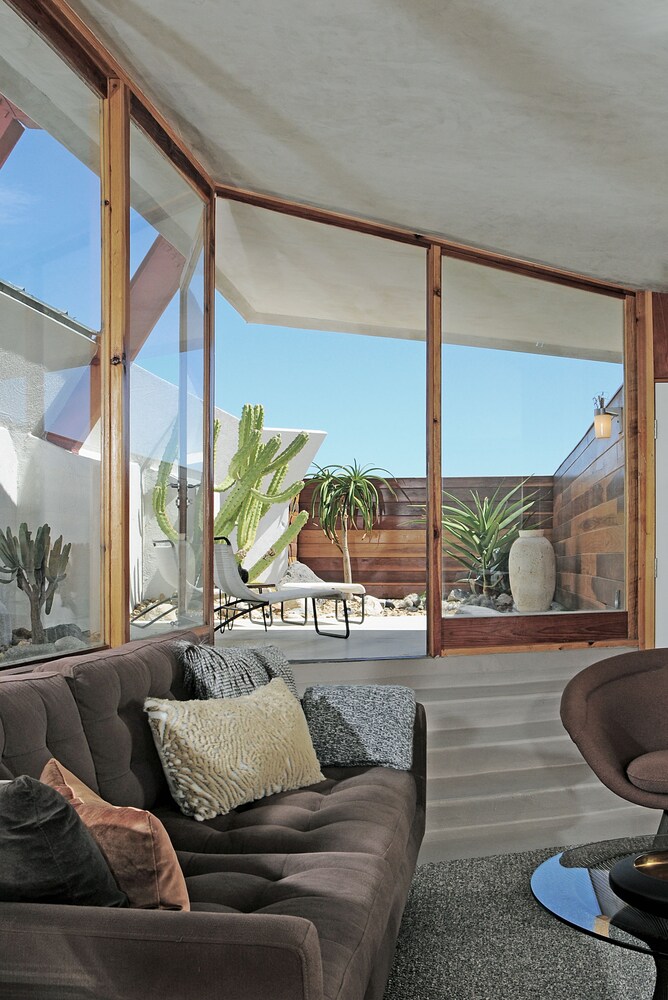 Room (HIDEAWAY) - Living Area