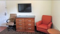 Deluxe Room, 1 King Bed, Accessible, Refrigerator & Microwave