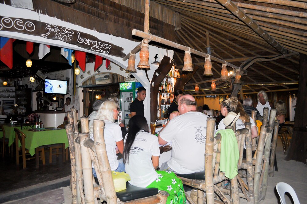 Hotel Bar