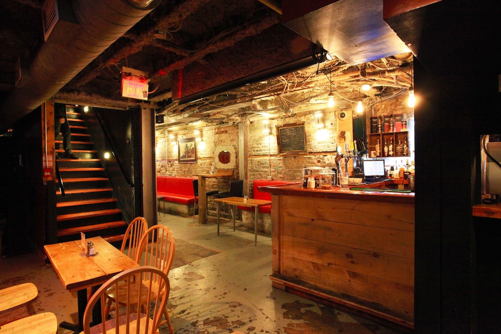 Hotel Bar