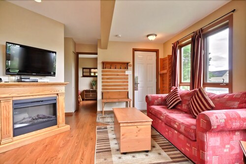 Condo, 1 Bedroom, Fireplace - Living Room