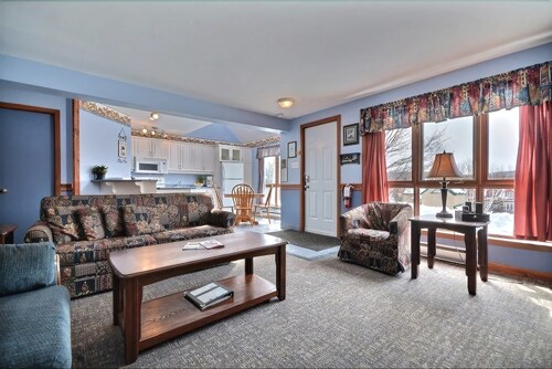 Condo, 1 Bedroom, Fireplace - Living Room