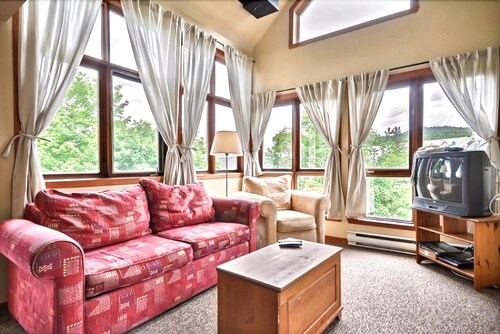 Condo, 2 Bedroom La Chouette - ground floor - Living Room