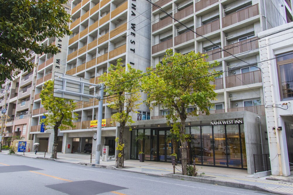 ホテルの外観 (正面)