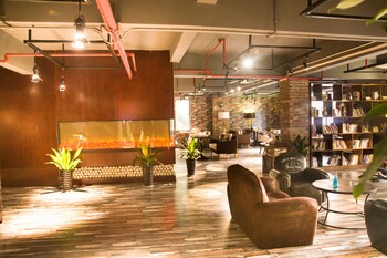 Hotel Lounge