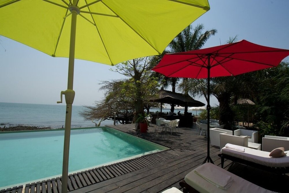 Bar en bord de piscine