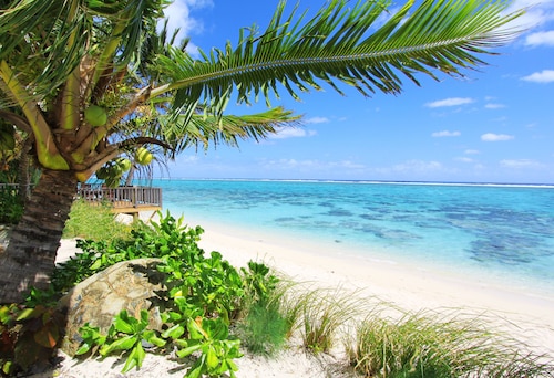Moana Sands Beachfront Villas