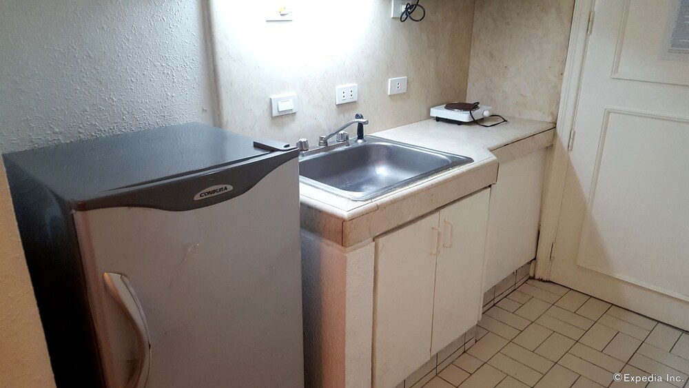 Studio - In-Room Kitchenette