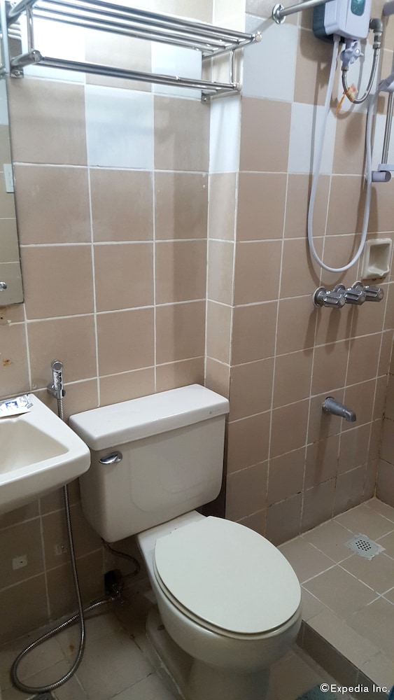 Studio - Bathroom