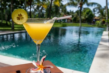 Poolside Bar