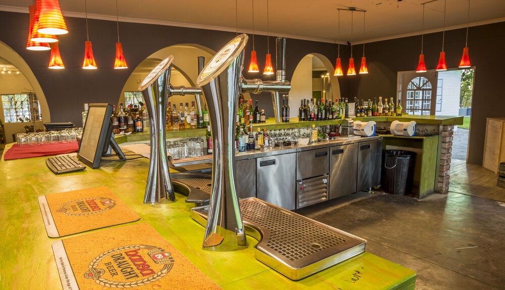 Hotel Bar