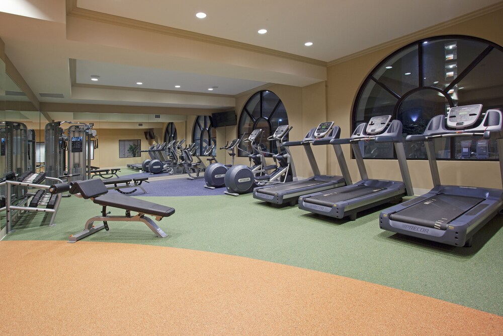 Fitness facility, Woolley's Classic Suites Denver Airport