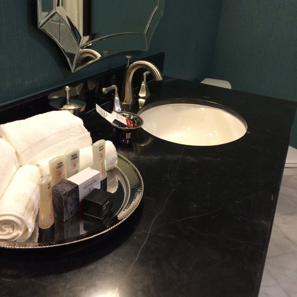 Bathroom sink, Woolley's Classic Suites Denver Airport