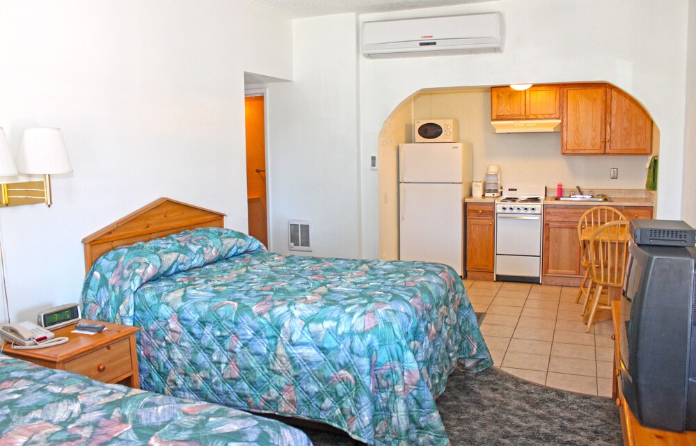 Deluxe Double Room, 2 Double Beds, Kitchenette - Room