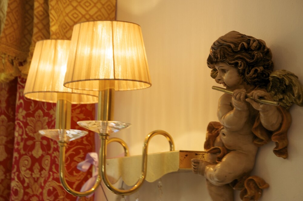 Concierge Desk